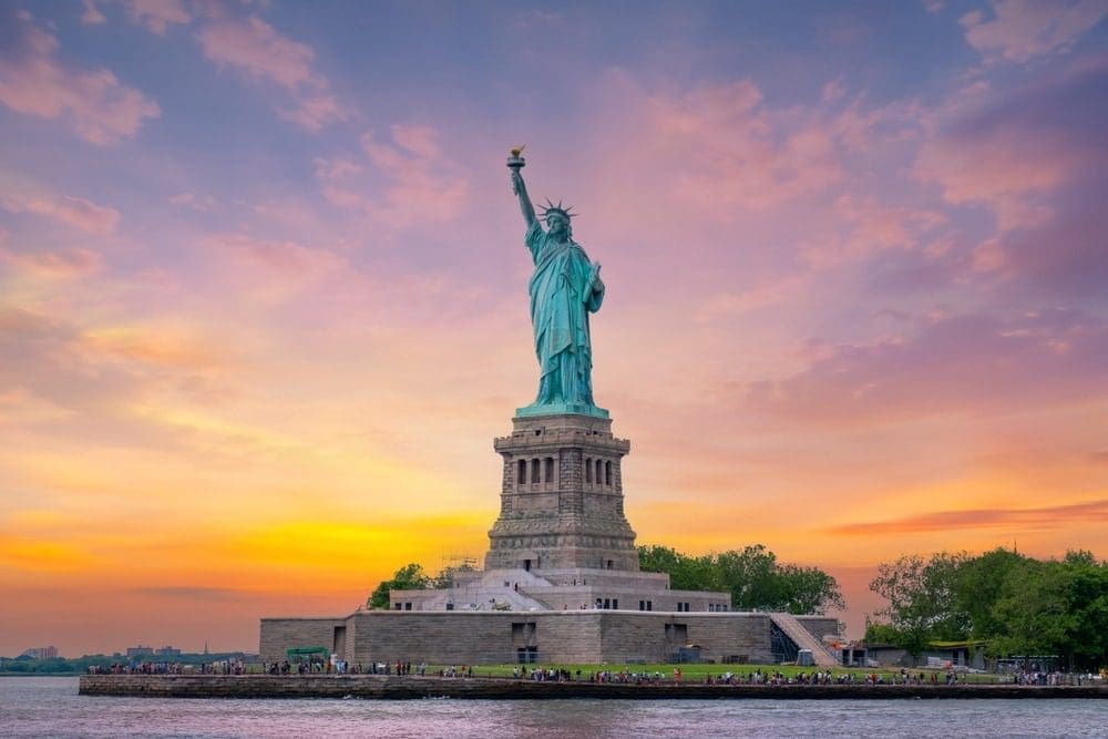 Picture of the statue of liberty