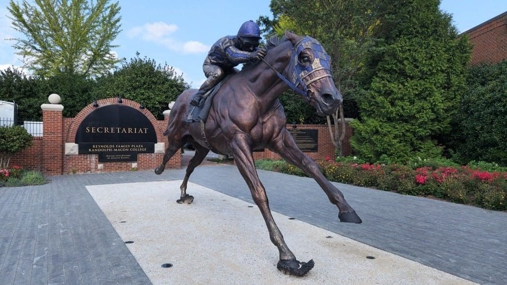 Statue of Secretariat, the fastest Kentucky Derby horse ever.